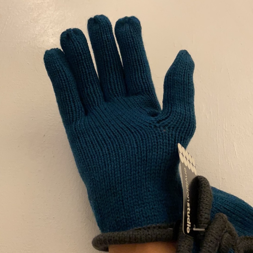 Gloves - Picture 7 of 7